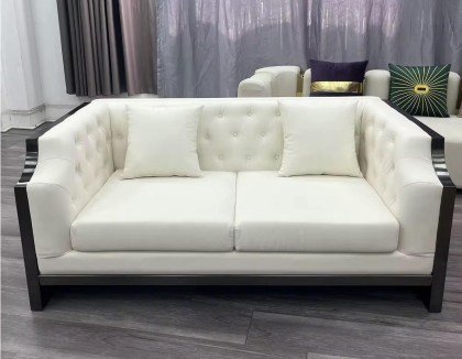 JULIETTE LOVESEAT